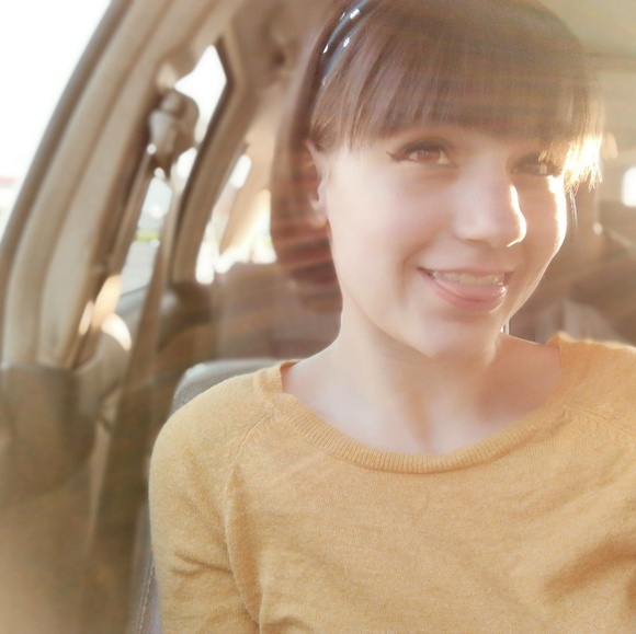 Meet your Posher, Ella - Picture 1 of 1